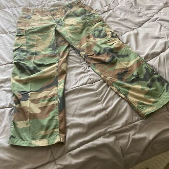 US military Woodland BDU warm weather Med Lng NOTE : lower cargo pockets removed - Picture 3 of 14